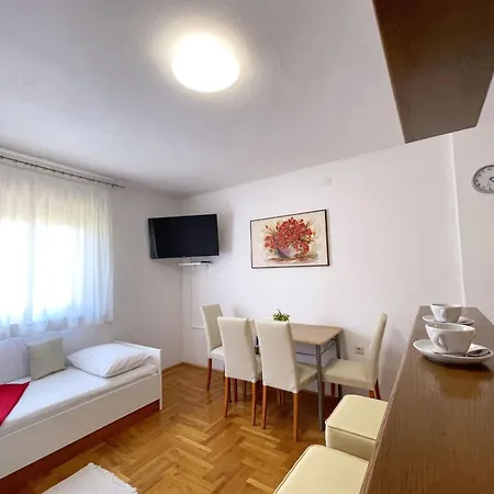 Brebric - 540 Meter Vom By Interhome Silo (Krk)